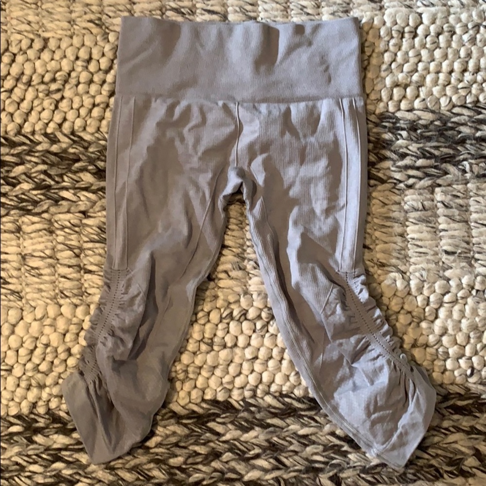 Lululemon ruched leg workout pants